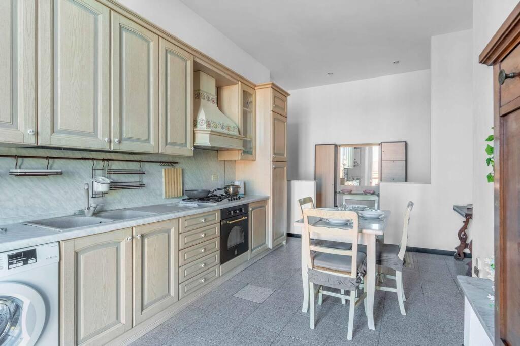 15 Min From Duomo Xxl House Near Metro M3 Milán