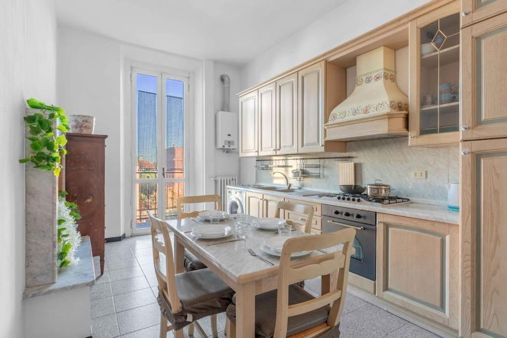 15 Min From Duomo Xxl House Near Metro M3 Milán